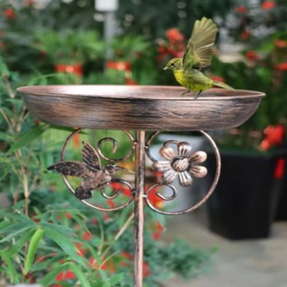 VogelHof™ – Futterplatz und Vogelbad im warmen Retro-Look