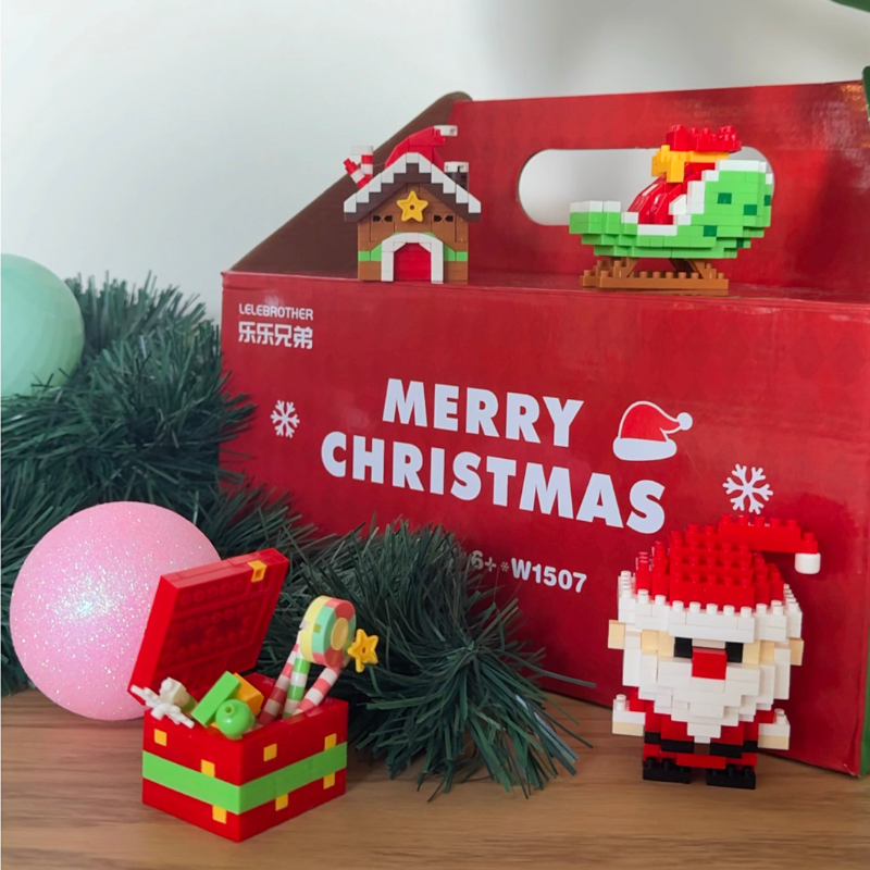 WeihBauSpaß™ – Aus kleinen Bausteinen wird eine magische Weihnachtswelt (Set aus 12)